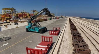 רכבת ישראל וחברת HCT חנכו השבוע את מסוף המטענים החדש בנמל הדרום באשדוד, שיאפשר את שיפור והגדלת היקף שינוע המטענים ברכבת, וכן יסייע בפתיחת צוואר הבקבוק הלוגיסטי. בשלב הראשוני יופעלו כ-3 רכבות מטען ביממה שמסוגלות להוביל כ-100 TEU כל אחת